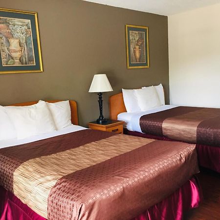 Bear Mount Inn & Suites Pigeon Forge Room photo