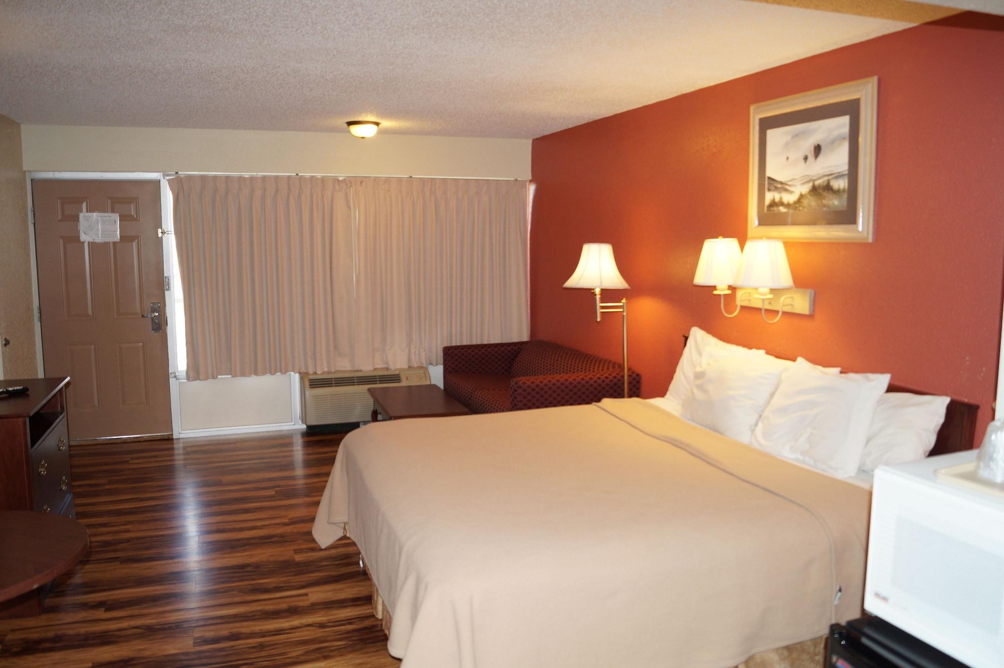 Bear Mount Inn & Suites Pigeon Forge Exterior photo